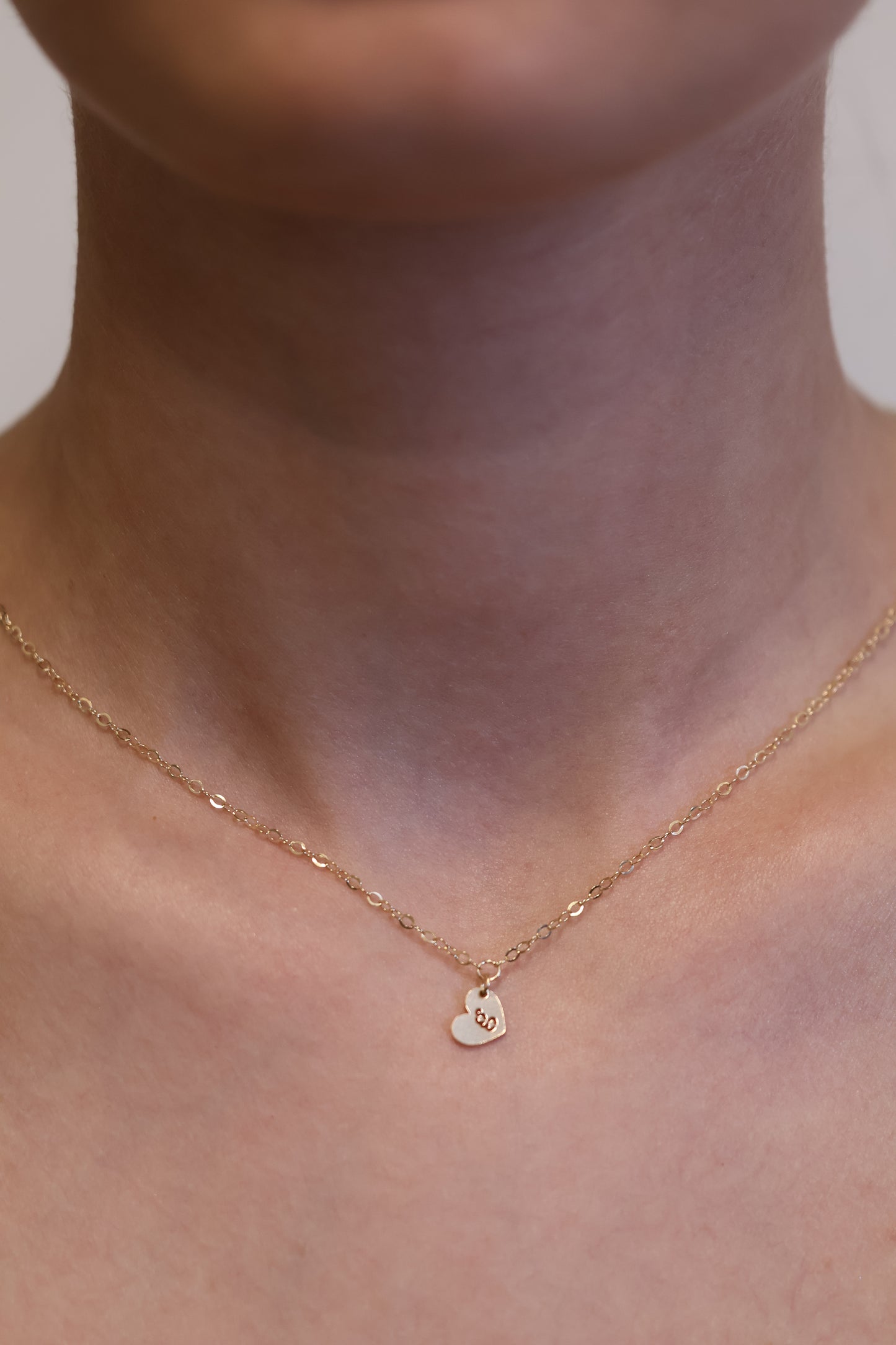 Personalisierte Halskette mit Herz Buchstaben Anhänger