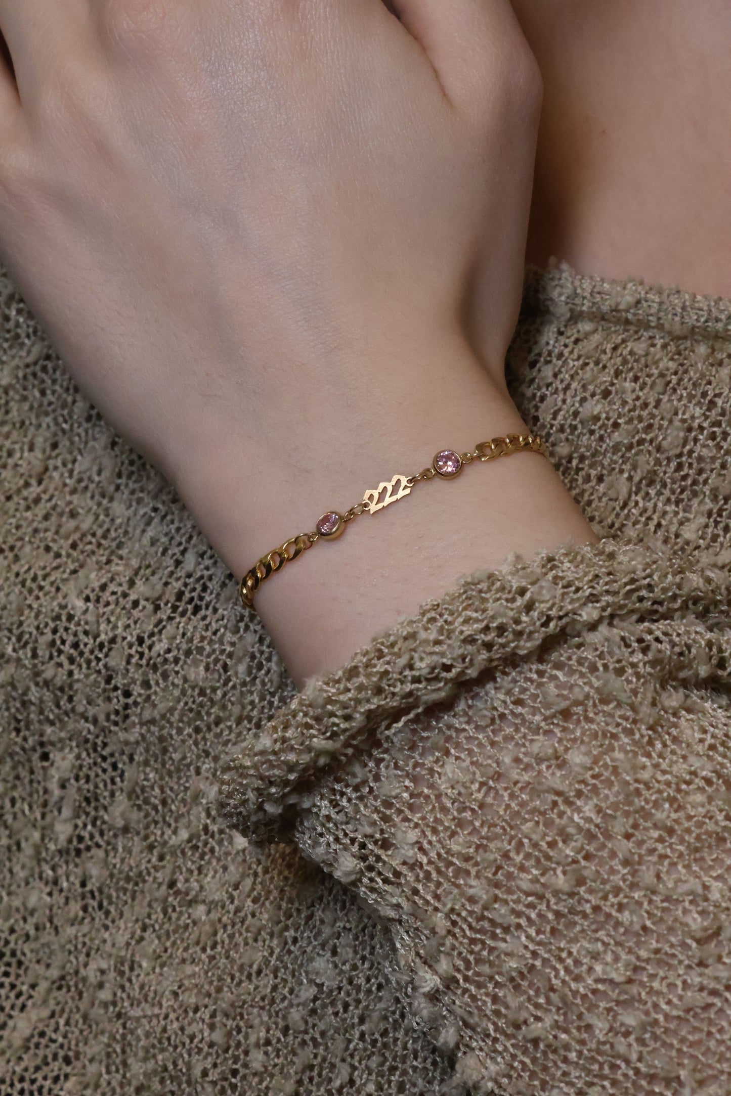 Personalisierte Armkette mit Angel Numbers & Monatssteinen