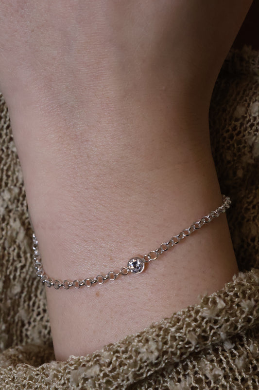 Personalisierte Armkette mit Monatsstein Verbinder