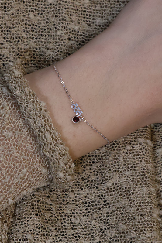 Personalisierte Armkette mit Angel Numbers und Monatsstein Anhänger