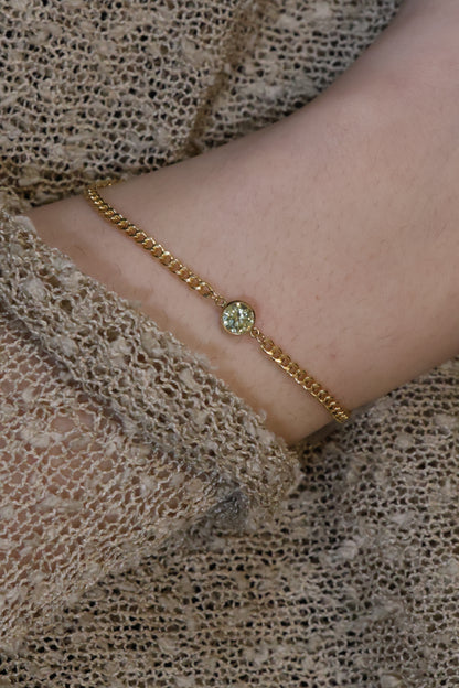 Personalisierte Armkette mit grossem Monatsstein