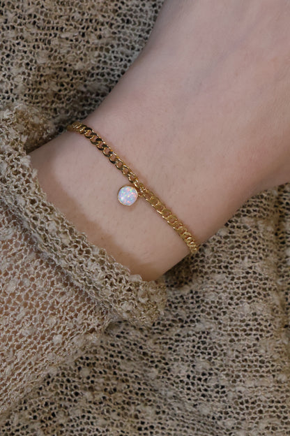 Personalisierte Armkette mit grossem Monatsstein Anhänger