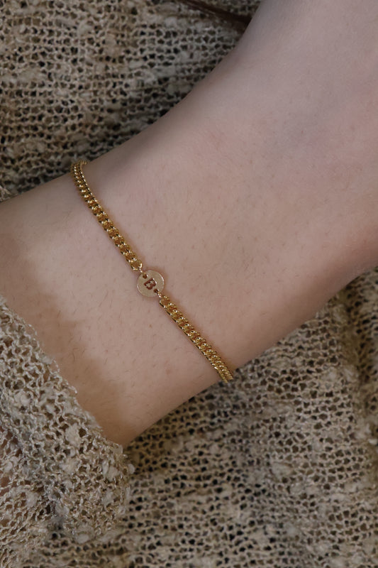 Personalisierte Armkette mit rundem Buchstaben Verbinder