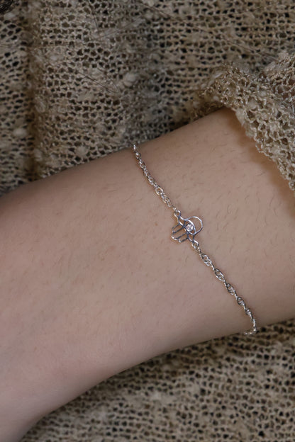 Personalisierte Armkette mit Hamsa Hand / Fatima Hand Verbinder