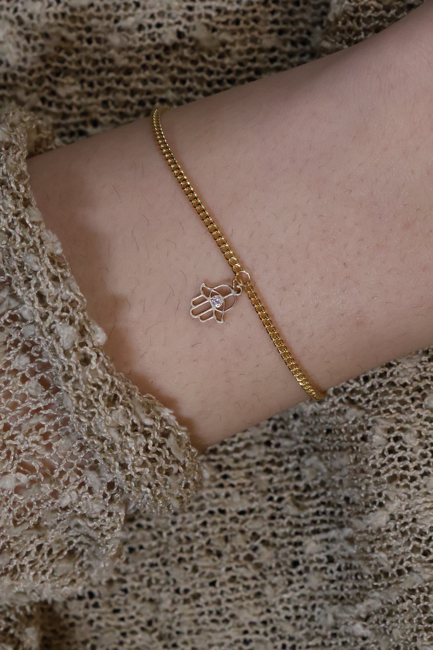 Personalisierte Armkette mit Hamsa Hand / Fatima Hand Anhänger