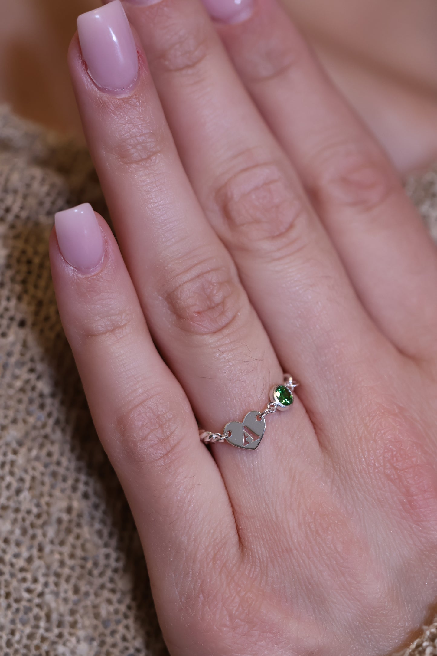 Personalisierter Ring mit Herz Buchstaben und Monatsstein