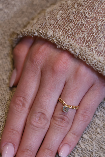 Personalisierter Ring mit Buchstaben Anhänger