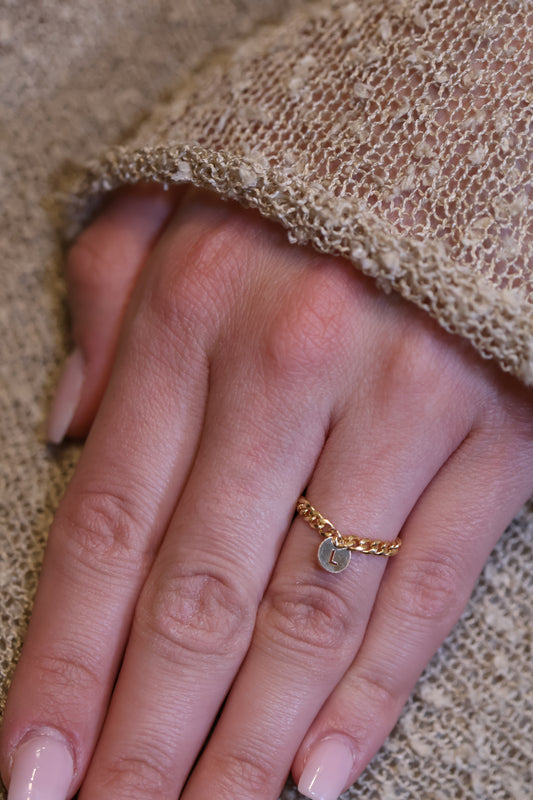 Personalisierter Ring mit Buchstaben Anhänger