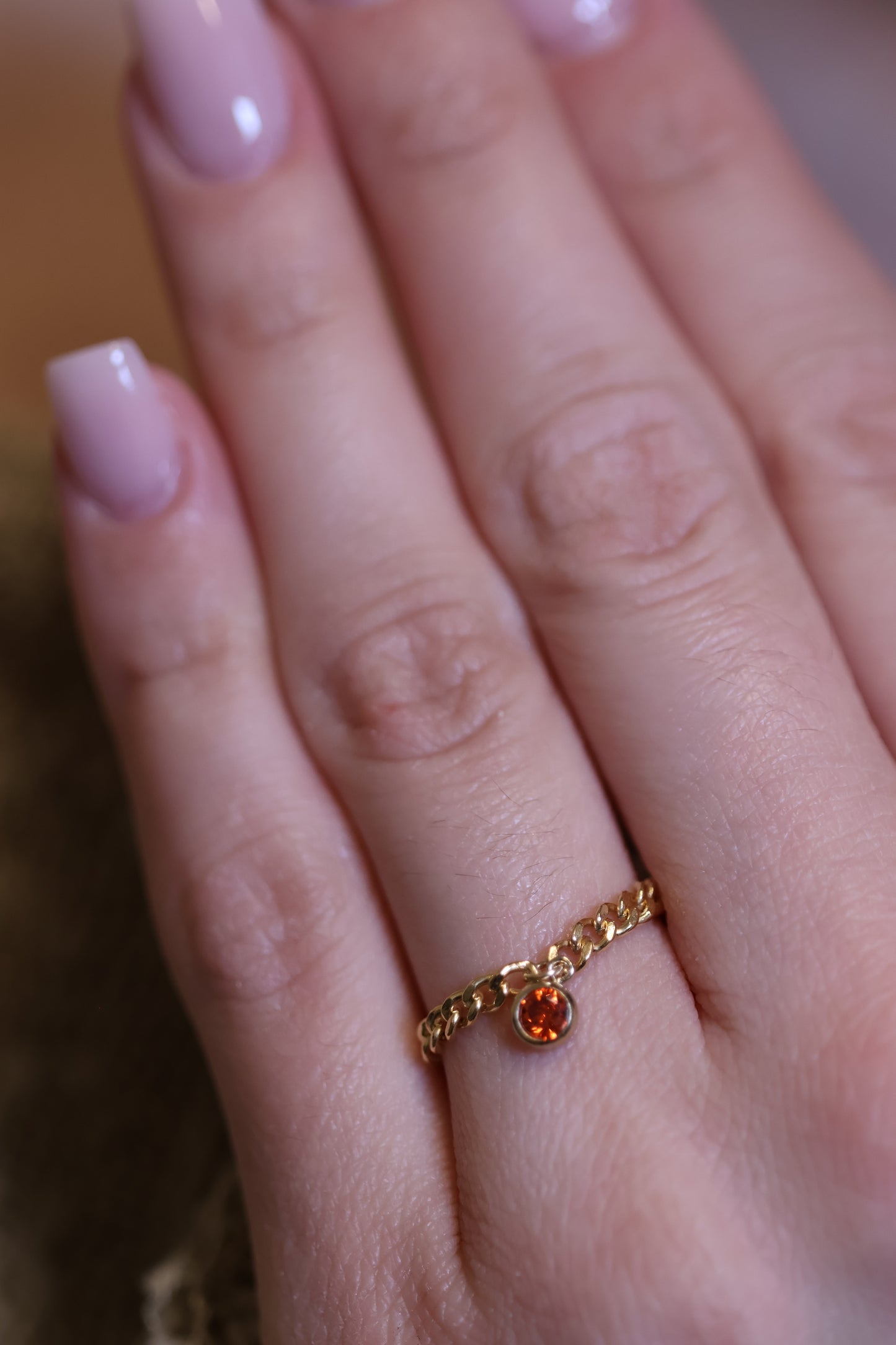 Personalisierter Ring mit Monatsstein Anhänger