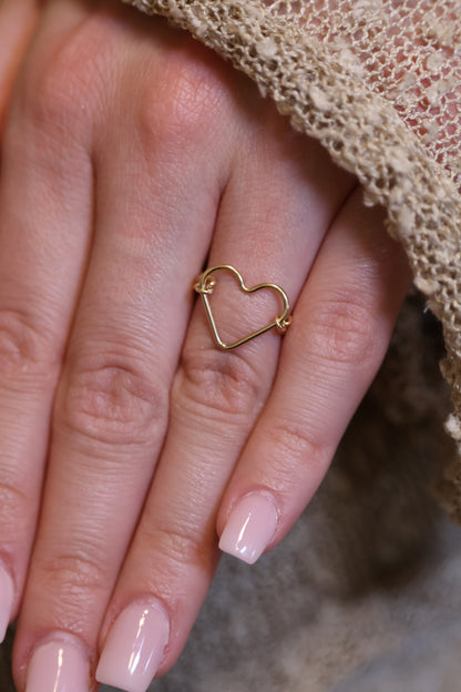 Personalisierter Ring mit grossem Herz