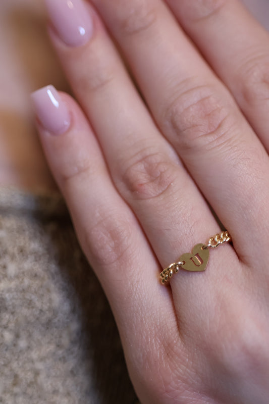Personalisierter Ring mit Herz Buchstaben