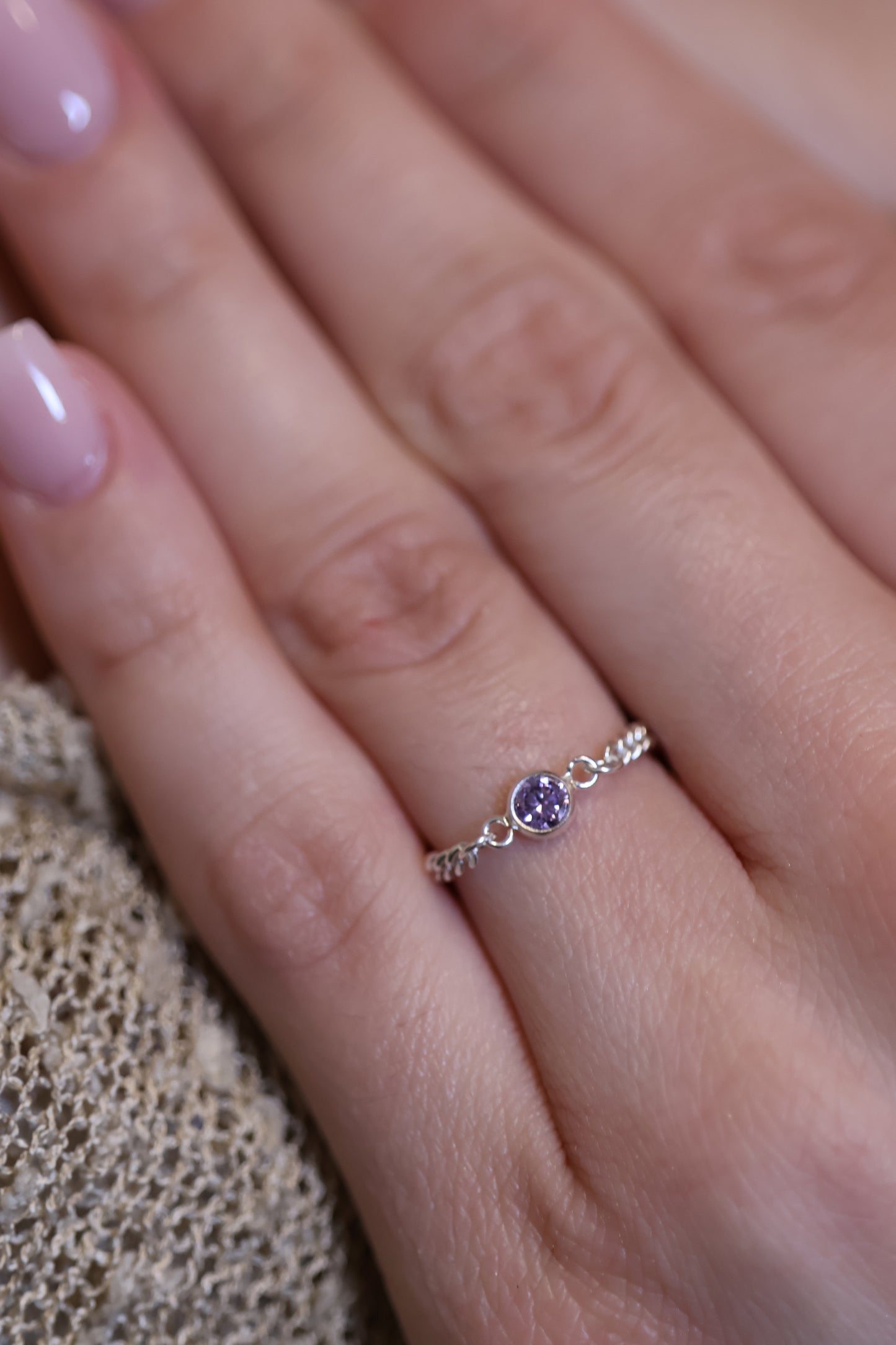 Personalisierter Ring mit Monatsstein Verbinder