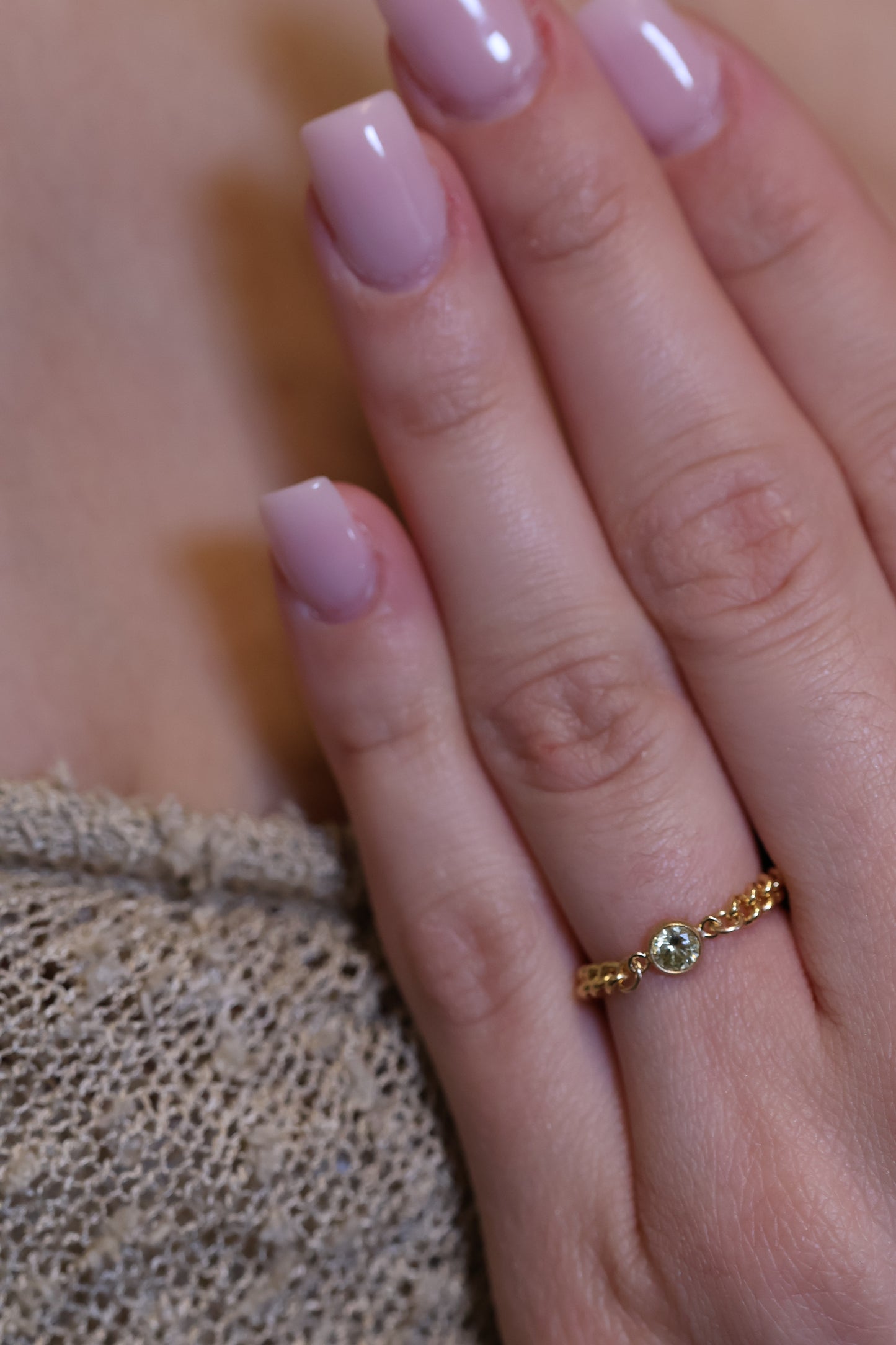 Personalisierter Ring mit Monatsstein Verbinder