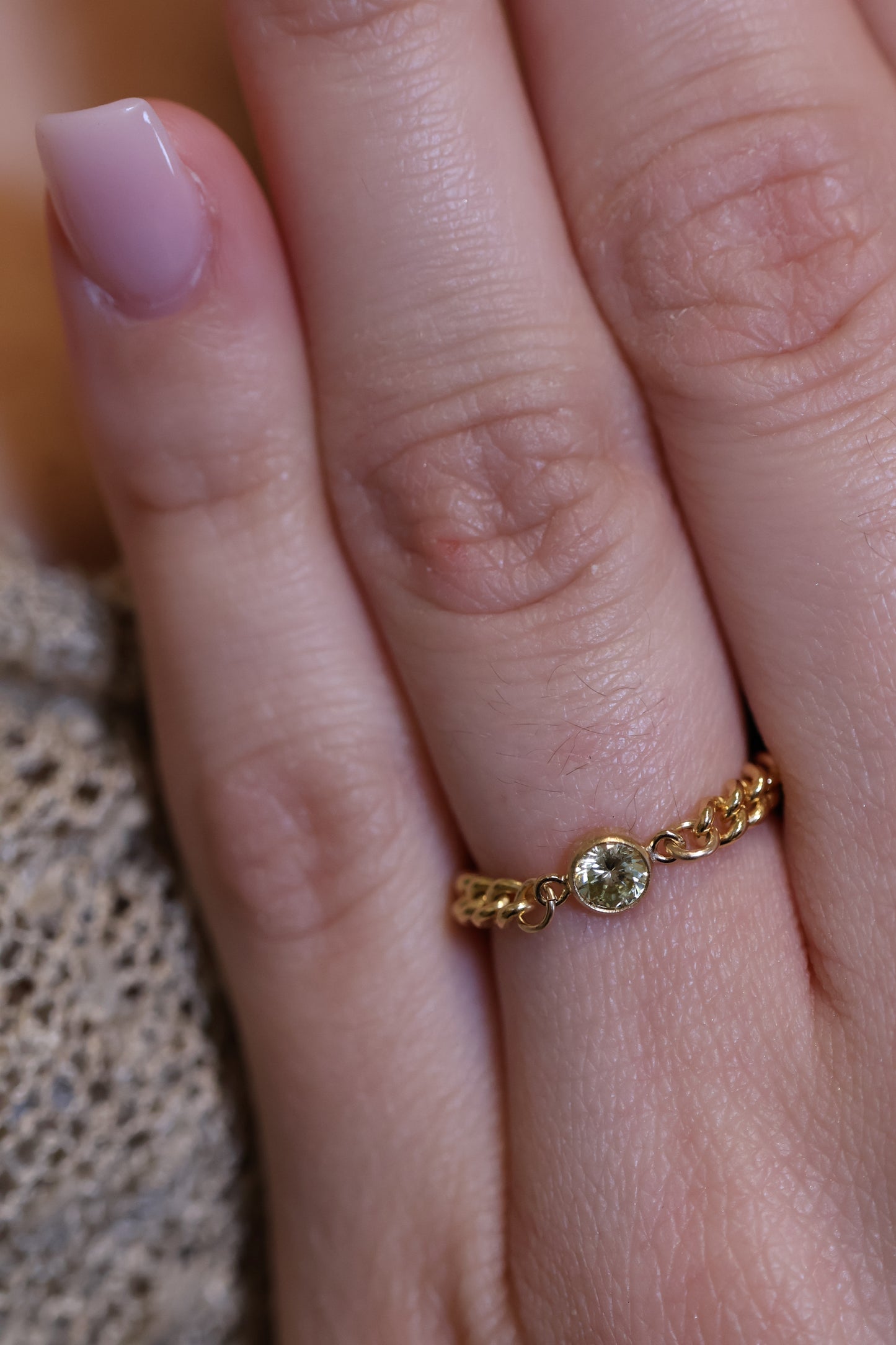 Personalisierter Ring mit Monatsstein Verbinder