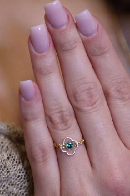 Personalisierter Ring mit Blumen Verbinder und Monatsstein