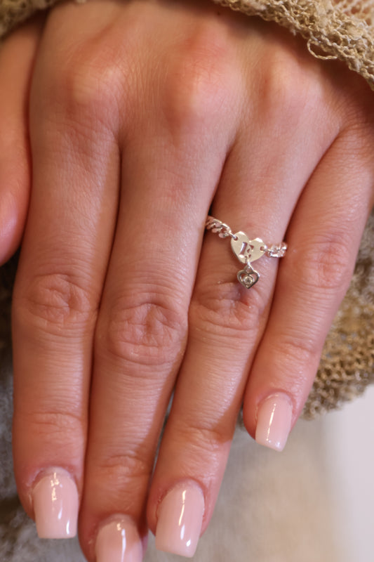 Personalisierter Ring mit Herz Buchstaben und Herz Anhänger