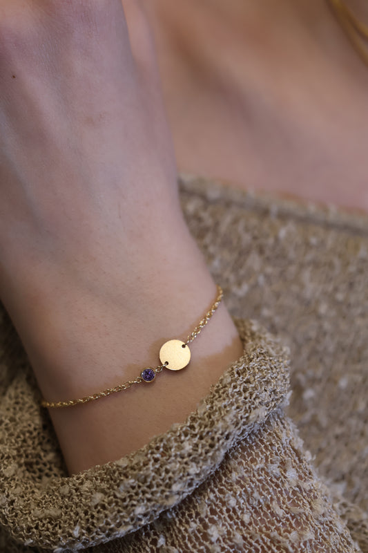 Personalisierte Armkette mit Gravur und Monatsstein