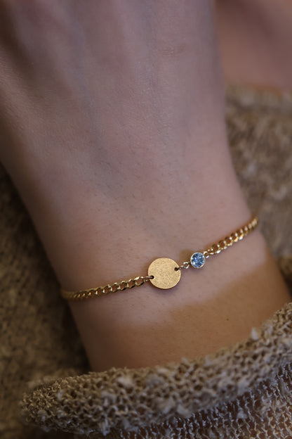 Personalisierte Armkette mit Gravur und Monatsstein