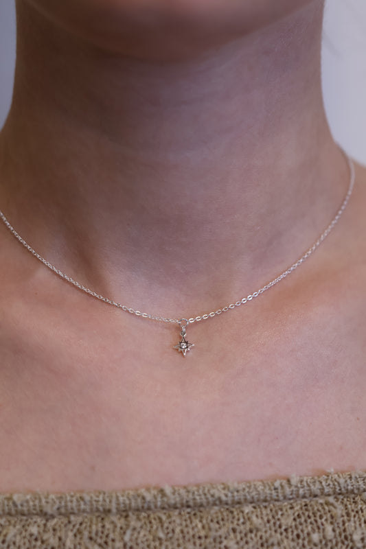 Personalisierte Halskette mit Nordstern Anhänger