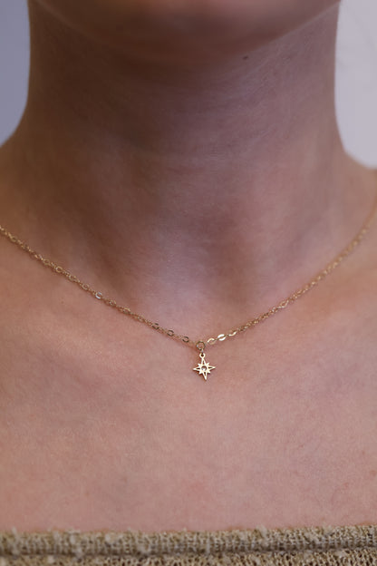 Personalisierte Halskette mit Nordstern Anhänger