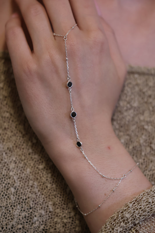 Personalisierte Hand Chain mit 3 Monatsstein Verbinder