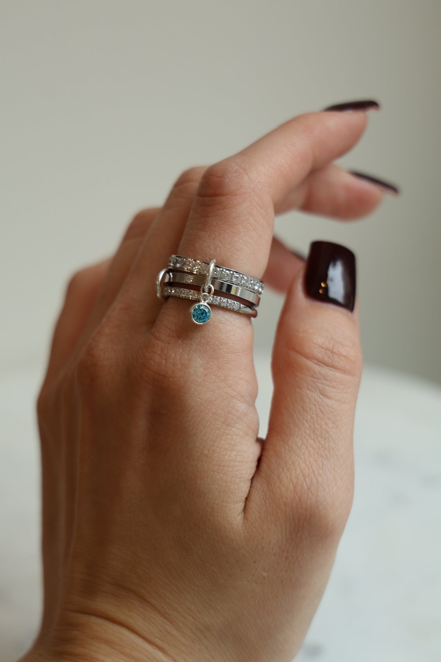 Connected Ring Silber mit Monatsstein Anhänger