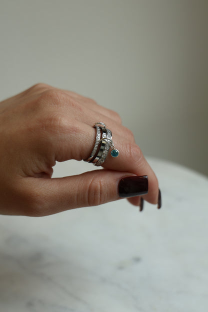 Connected Ring Silber mit Monatsstein Anhänger