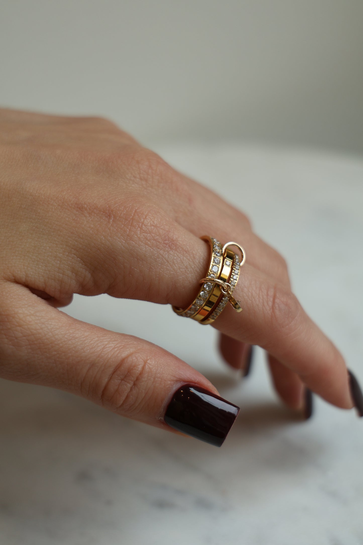 Connected Ring Gold mit Monatsstein Anhänger