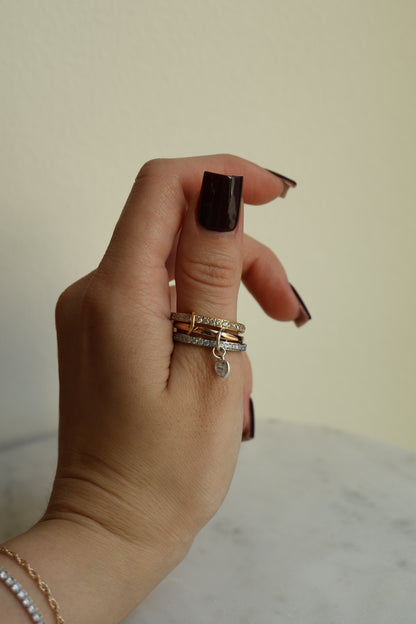 Connected Ring Gold, Silber & Rosegold mit Herz-Charm