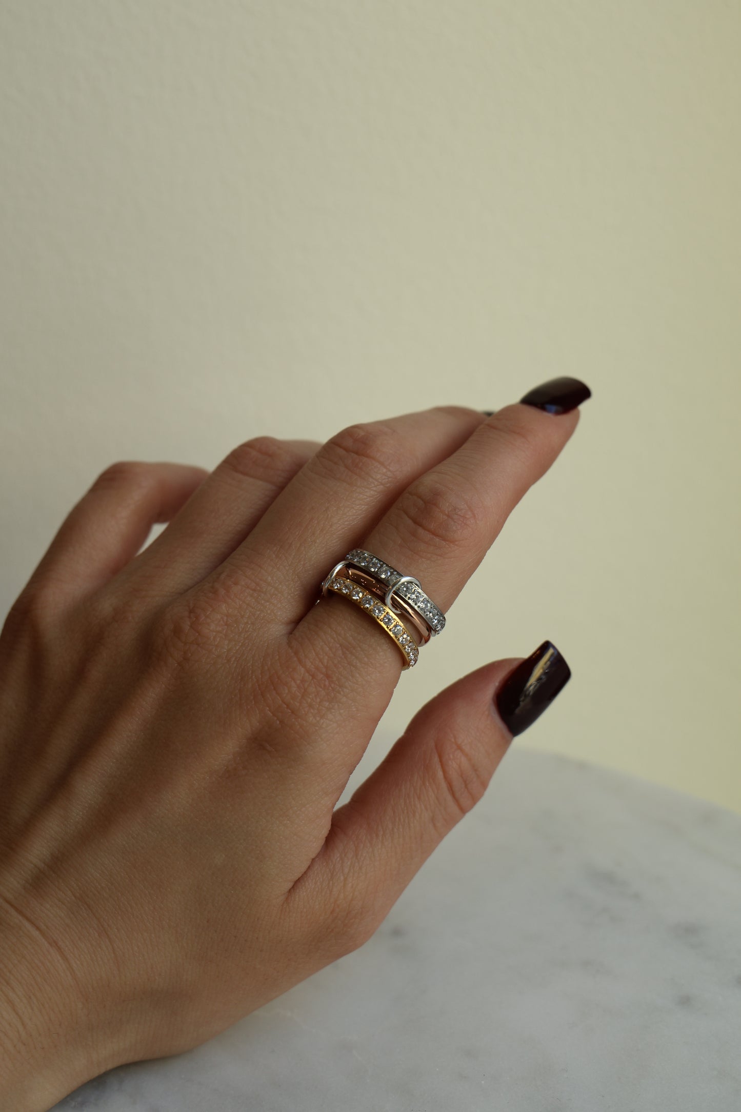 Connected Ring Gold, Silber & Rosegold